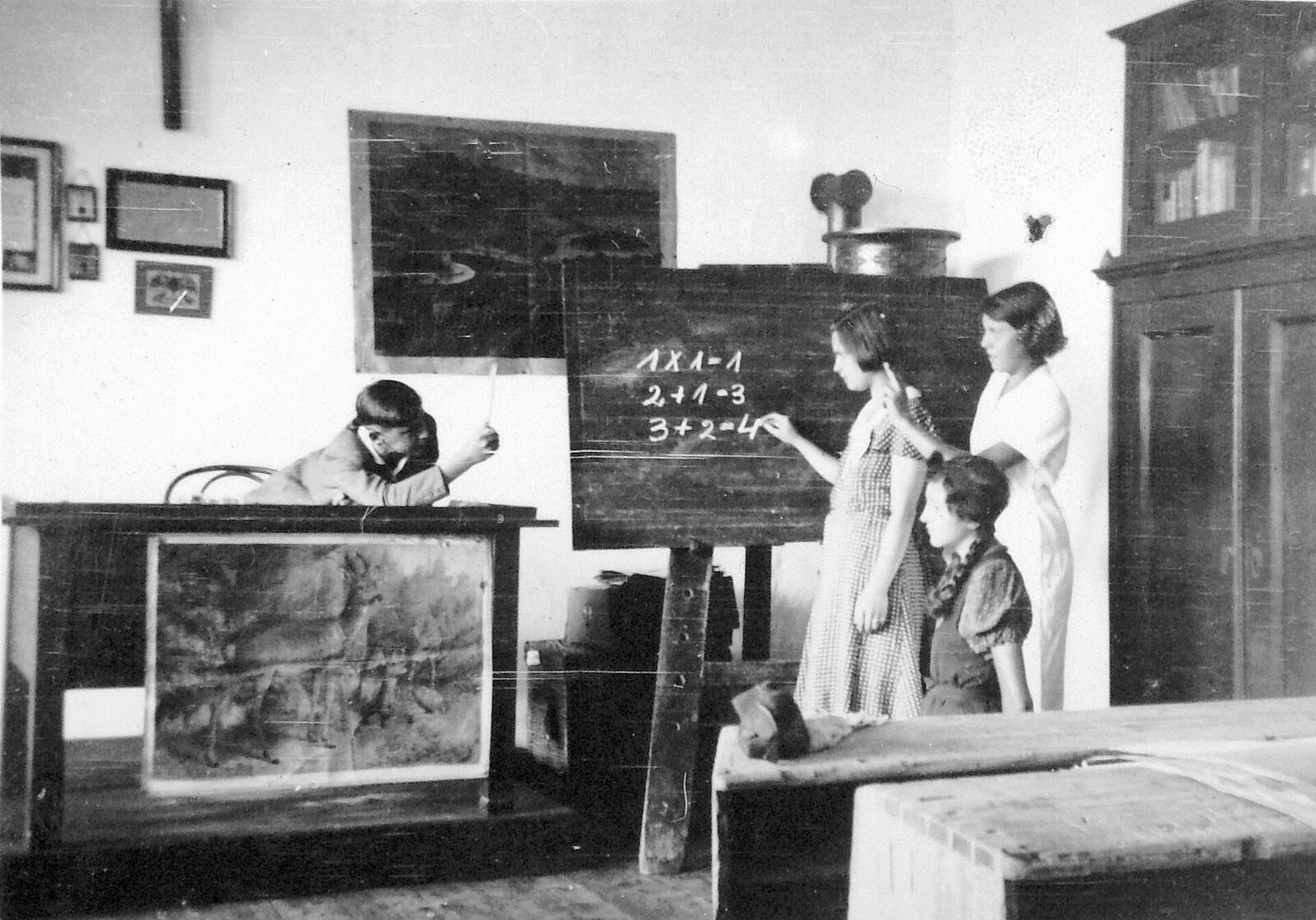Tags: classroom, blackboard, education, tableau, math, girls, man, braid
